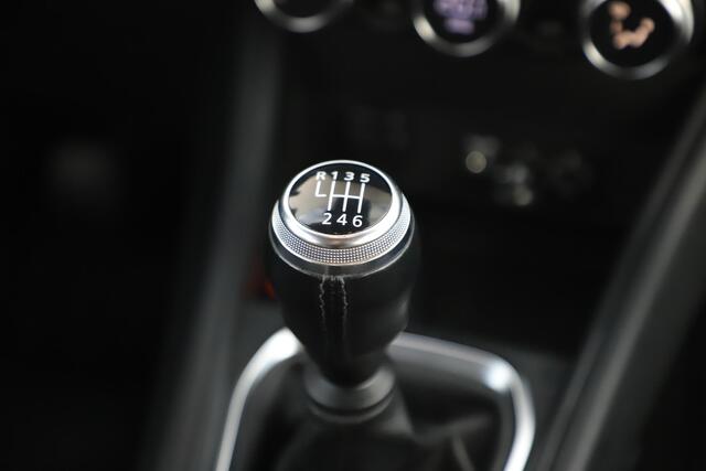 Renault CAPTUR 1.0 TCe 90 Intens Half Leder Navigatie Carplay Android