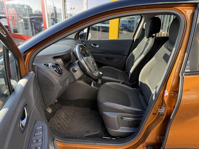 Renault CAPTUR 0.9 TCe Intens | NAP | Trekhaak | Navigatie | Achteruitrijcamera | DAB | LED | Climate Control |