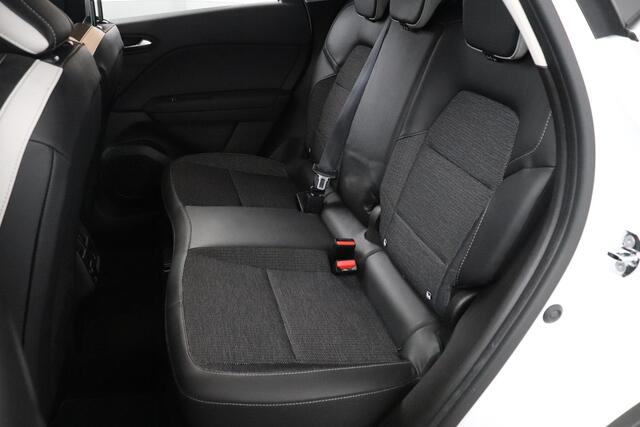 Renault CAPTUR 1.6 E-Tech Plug-in Hybrid 160 Intens | 1e Eigenaar | Dealeronderhouden | Trekhaak | Metallic Wit |