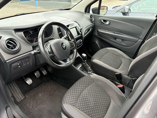 Renault CAPTUR 1.2 TCe Intens 120pk | Trekhaak | Dodehoeksensoren | LED | Achteruitrijcamera | Navi | Climate & Cruise Control |