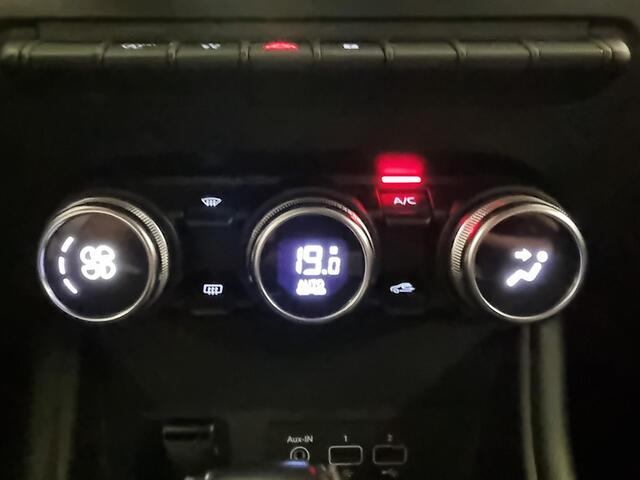 Renault CAPTUR 1.3 TCe 140 Intens | Navigatie | Parkeersensoren | Climate Control |