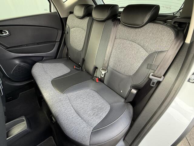 Renault CAPTUR BWJ 2017 | 1.2 TCe 119PK Intens AUTOMAAT | TREKHAAK | CAMERA A | CLIMA | NAVI | PDC 2X | 17'' LMV | CRUISE | PRIVACY GLASS | CARPLAY