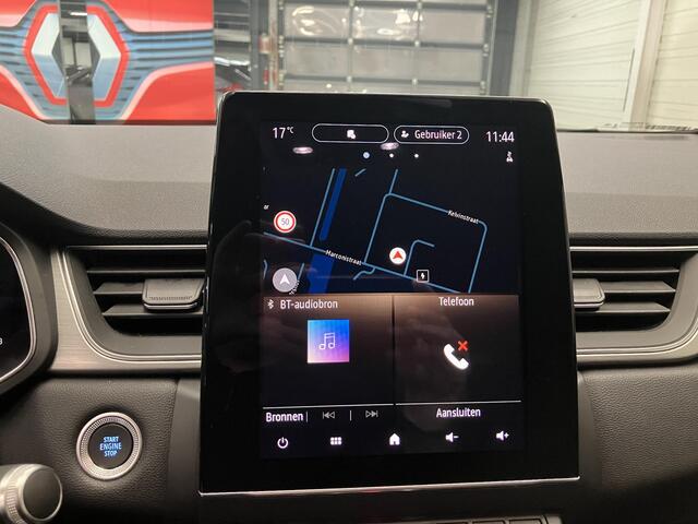 Renault CAPTUR 1.6 E-Tech Plug-in Hybrid 160 Intens / Eerste Eigenaar / NL Auto / Dealer Onderhouden / Navigatie / Camera / Climate Control / Half Lederen Bekleding / Digitaal Dashboard / Apple CarPlay/Android Auto /