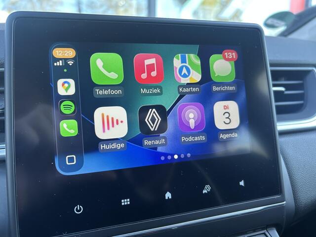 Renault CAPTUR 1.3 TCe 140 Intens / Trekhaak / Stoel & Stuurverwarming / Achteruitrijcamera / All Season Banden / Navigatie / 1e Eigenaar / Dealer Onderhouden / Climate Control / Apple Carplay & Android Auto /