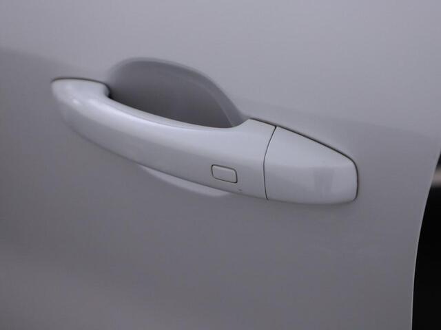 Renault CAPTUR 1.0 TCe 100 Intens Pano/Nav/Camera/Led/Cruise/ Carplay/Ecc/Keyless/