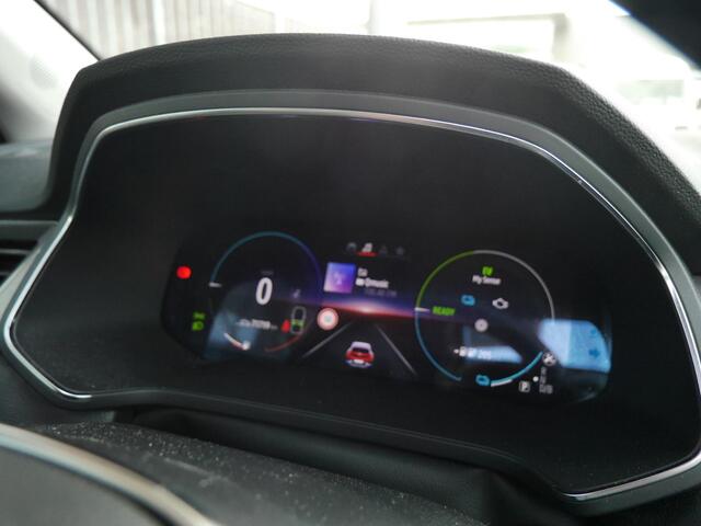 Renault CAPTUR 1.6 E-Tech Plug-in Hybrid 160 Intens | Panorama dak | Achteruitrijcamera | Lichtmetalen velgen | Navigatie | Cruise control | Stoelverwarming |