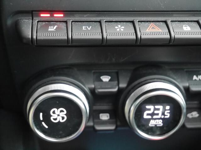 Renault CAPTUR 1.6 E-Tech Plug-in Hybrid 160 Intens | Panorama dak | Achteruitrijcamera | Lichtmetalen velgen | Navigatie | Cruise control | Stoelverwarming |