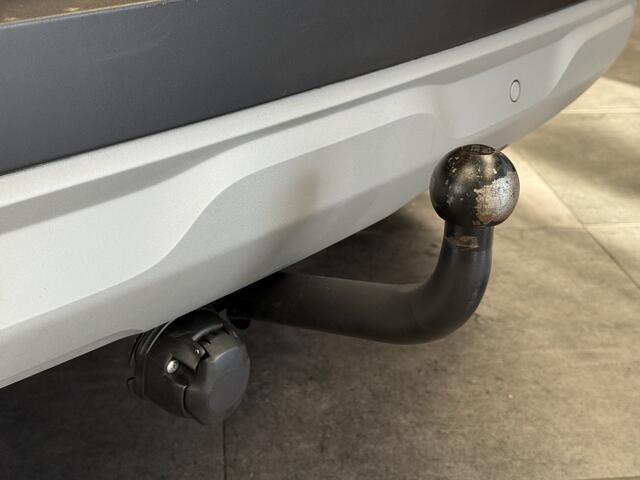 Renault CAPTUR 1.3 TCe 130 Intens Navi PDC Camera Climate 17''