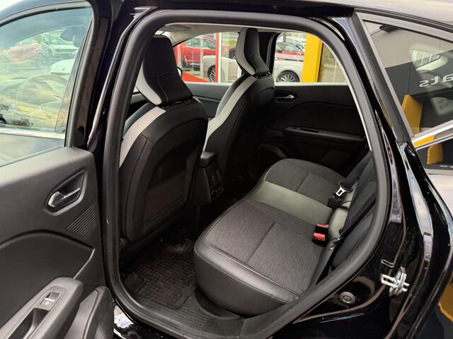 Renault CAPTUR 1.6 E-Tech plug-in hybrid 160 techno | 360 graden camera | Stoelverwarming | Navigatie groot | DAB | Climate Control | Cruise Control | LED