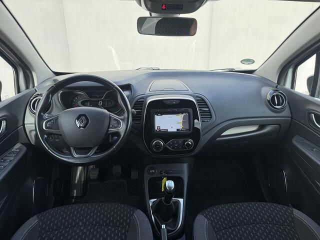 Renault CAPTUR TCe 90 Intens / Navigatie / Trekhaak / Climate Control / Hill hold functie / Parkeersensor achter / Voorstoelen verwarmbaar / Stuurwiel multifunctioneel