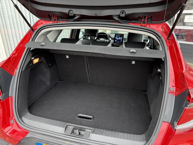 Renault CAPTUR 1.3 TCe 140 Intens | Stoel verwarming | Navigatie groot | Achteruitrijcamera | DAB | LED | Climate Control | Key-less |