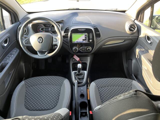 Renault CAPTUR 0.9 TCe Intens / Camera / PDC. V+A / Climate / Keyless / Blind spot / LMV /