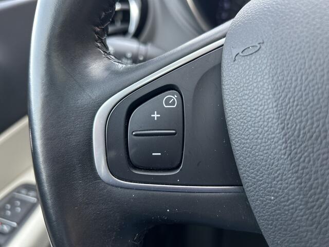 Renault CAPTUR 1.3 TCe Version S // FULL LED // NAVI // CAMERA // KEYLESS // PDC V+A // STOELVERWARMING // PANODAK