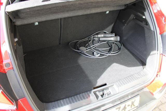 Renault CAPTUR 1.6 E-Tech Plug-in Hybrid 160 Edition One Trekhaak | Naviagtiesysteem