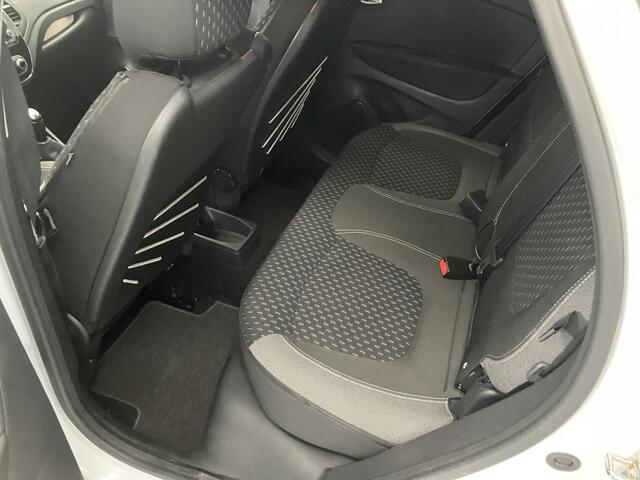 Renault CAPTUR TCe 90 Intens / NL Auto / Trekhaak / Navigatie / Camera / Climate Control / LED Verlichting / Bluetooth /