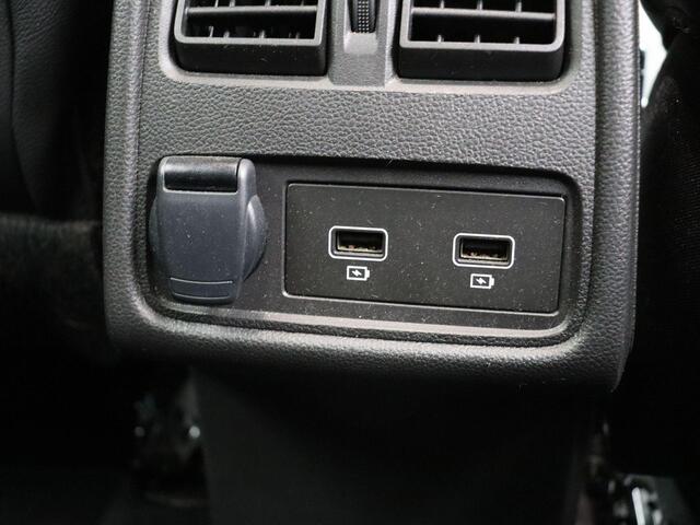 Renault CAPTUR TCe 90pk Techno | Parkeersensoren voor en achter | Achteruitrijcamera | Navigatie | Climate control | Cruise control |
