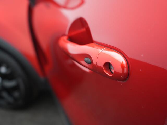 Renault CAPTUR TCe 120 Intens - RIJKLAARPRIJS - 120 PK! - Achteruitrijcamera - Cruise Control - Trekhaak - Dealeronderhouden