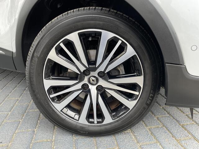 Renault CAPTUR 1.2 TCe Initiale Paris / AUTOMAAT / ZEER COMPLEET / NAVI / CLIMATE CONTROL / PDC + CAMERA / LEER / STOELVERWARMING /