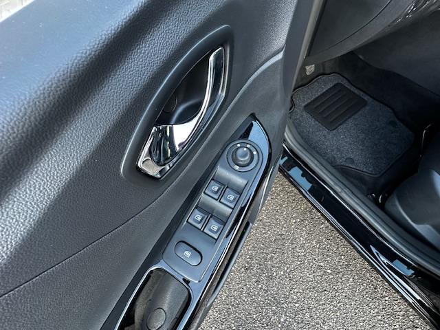 Renault CAPTUR 0.9 TCe Dynamique LED.Stoelver,Achteruitrijcamera ,Park.sensoren,NAVI,Garantie.