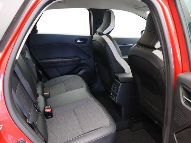 Renault CAPTUR TCe 90pk Intens | Dealeronderhouden | Eerste eigenaar | 360 graden camera | Stoel en stuurverwarming | Dodehoek detectie | Verwarmd voorruit |
