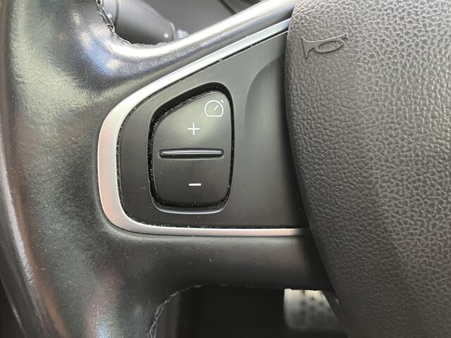 Renault CAPTUR 1.3 TCe Intens EDC Automaat * PANORAMADAK / TREKHAAK *