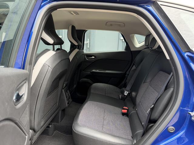 Renault CAPTUR 1.3 TCe 140 Intens / Trekhaak (1200 KG Trekgewicht) / Stoelverwarming / Stuurverwarming / Voorruitverwarming / Dode Hoek Detectie / All Season Banden / 360 Graden Camera/ Apple Carplay