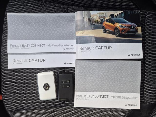 Renault CAPTUR 1.3 TCe 140 Intens / Achteruitrijcamera / Apple Carplay Android Auto / Trekgewicht 1500 kg / Cruise control / Keyless Entry/Start / Draadloze telefoon lader / Navigatie / Parkeersensoren voor en achter / Climate control /