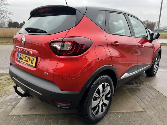 Renault CAPTUR 0.9 TCe / Trekhaak / Parkeersenoren. Achter / Keyless / Airco / Armsteun / LMV /
