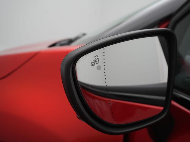 Renault CAPTUR TCe 120 EDC Intens - RIJKLAARPRIJS - Automaat - Zwarte velgen - All Seasonbanden - Achteruitrijcamera - Cruise Control - Trekhaak