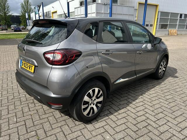 Renault CAPTUR 0.9 TCe Limited NAVI CRUISE CARPLAY.
