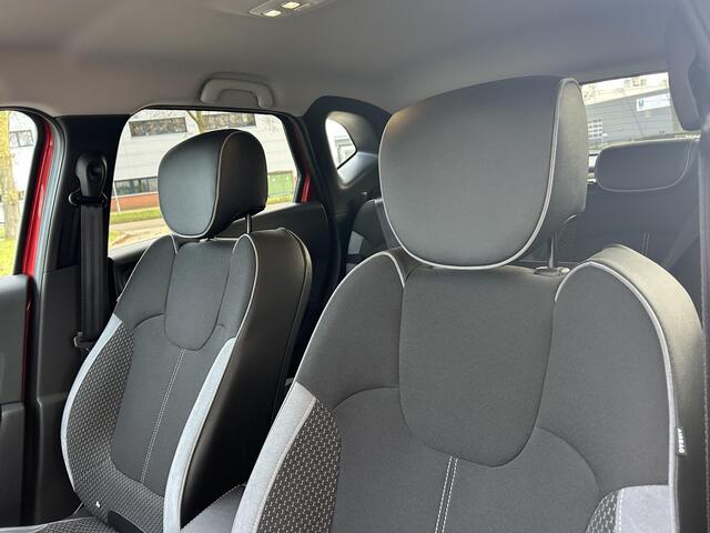 Renault CAPTUR 0.9 TCe Bose / Afneembare Trekhaak / Achteruitrijcamera / Apple Carplay & Android Auto / Climate Control / Parkeersensoren / Cruise Control / Navigatie /
