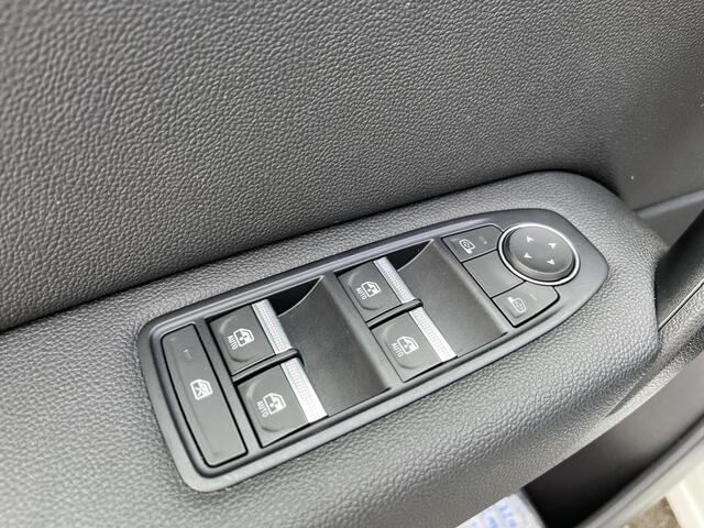 Renault CAPTUR TCe 140 Intens AUTOMAAT l TREKHAAK l CAMERA l DEALER ONDERHOUDEN