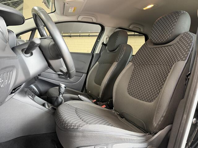 Renault CAPTUR 0.9 TCe Intens | Navi | 17 " | PDC | Stoelverwarming | Led | Bluetooth | Clima | Keurig netjes onderhouden.