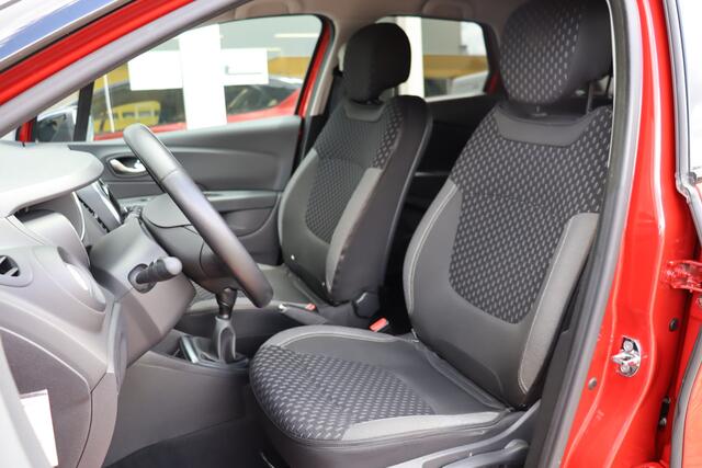 Renault CAPTUR 0.9 TCe Intens, Climate, Cruise, Camera A, PDC V+A, Trekhaak, Prijs is Rijklaar Inclusief 6 Maanden Garantie