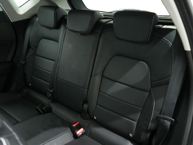 Renault CAPTUR 1.3 TCe 140PK INTENS AUT. | Trekhaak | Leder | 360 Camera