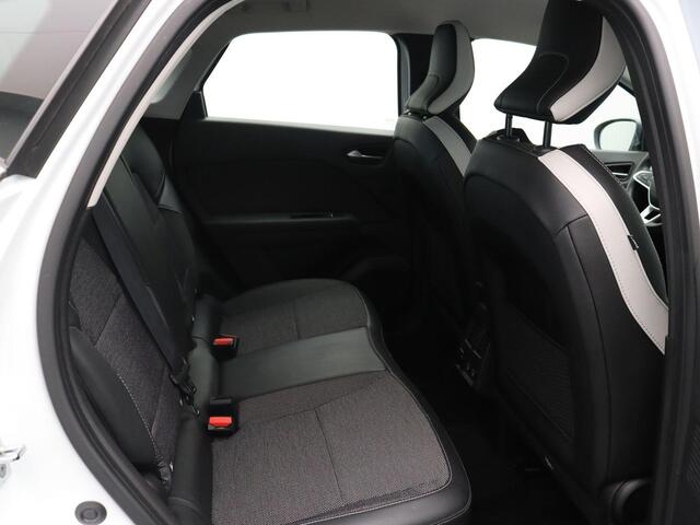 Renault CAPTUR TCe 90pk Intens | Trekhaak | Navigatie | Achteruitrijcamera | Parkeersensoren achter | Climate control |