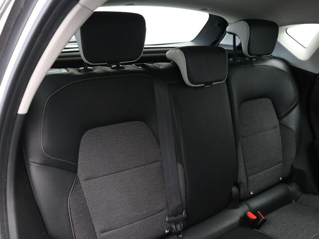 Renault CAPTUR TCe 90pk Intens | Trekhaak | Navigatie | Achteruitrijcamera | Parkeersensoren achter | Climate control |