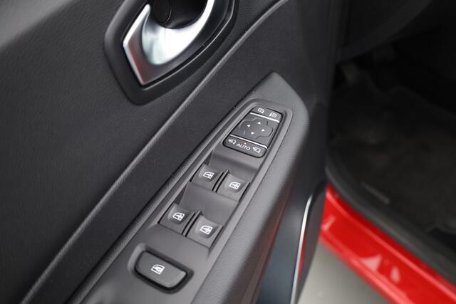 Renault CAPTUR 0.9 TCe Intens | Trekhaak | Cruise Control | Keyless | Camera | Bluetooth | Navi | PDC V+A