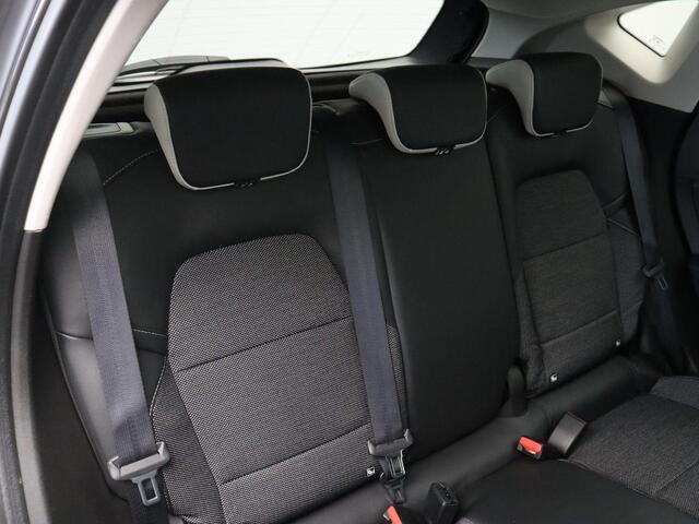 Renault CAPTUR TCe 90pk Intens | Trekhaak | 1e Eigenaar | Climate control | Cruise control | Lichtmetalen velgen 17'' |