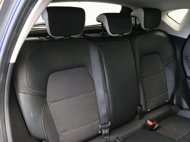 Renault CAPTUR 1.6 E-Tech Hybrid 145 Techno | Navigatie | Achteruitrijcamera | Parkeersensoren voor en achter | Climate control |