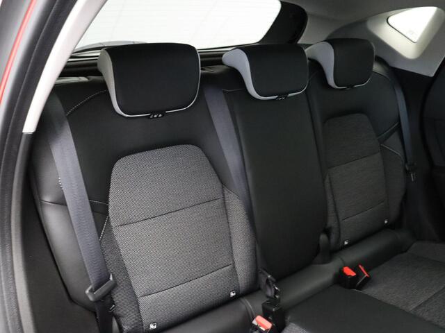 Renault CAPTUR 1.0 TCe 100 Intens | LED verlichting | Keyless entry | Climate control | Achteruitrijcamera | Trekhaak | 1200kg trekgewicht |