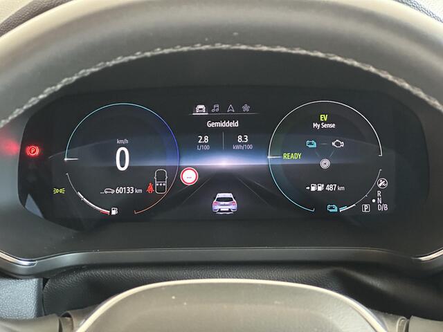 Renault CAPTUR 1.6 E-Tech Plug-in Hybrid 160 Business TREKHAAK | PARKEERSENSOREN ACHTER | CLIMATE CONTROL | NAVIGATIE |