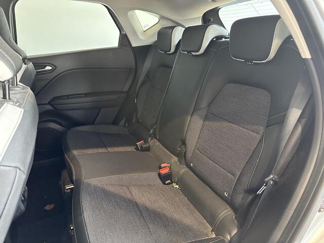 Renault CAPTUR 1.6 E-Tech Plug-in Hybrid 160 Business TREKHAAK | PARKEERSENSOREN ACHTER | CLIMATE CONTROL | NAVIGATIE |