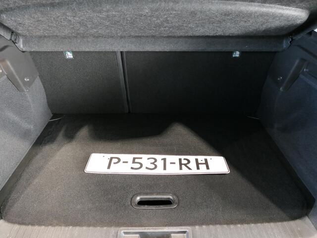 Renault CAPTUR 1.3 TCe 140 Intens *Automaat!* - Trekhaak - Sensor v+a - Stoelverwarming