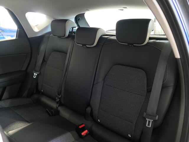 Renault CAPTUR 1.3 TCe 140 Intens *Automaat!* - Trekhaak - Sensor v+a - Stoelverwarming