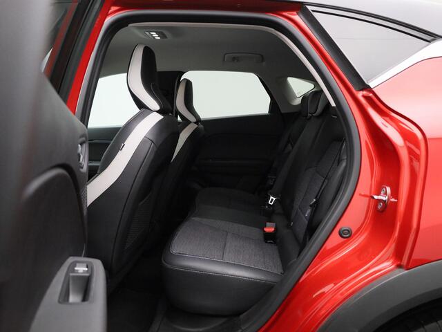 Renault CAPTUR 1.6 E-Tech Plug-in Hybrid 160 Intens | 9,3" Full-Map Navigatie i.c.m. 10,1" Digitaal Instrumentenpaneel | Keyless | LED Pure Vision | Climate Control | Cruise Control & Snelheidsbegrenzer | 17" LMV | Apple Carplay & Android Auto