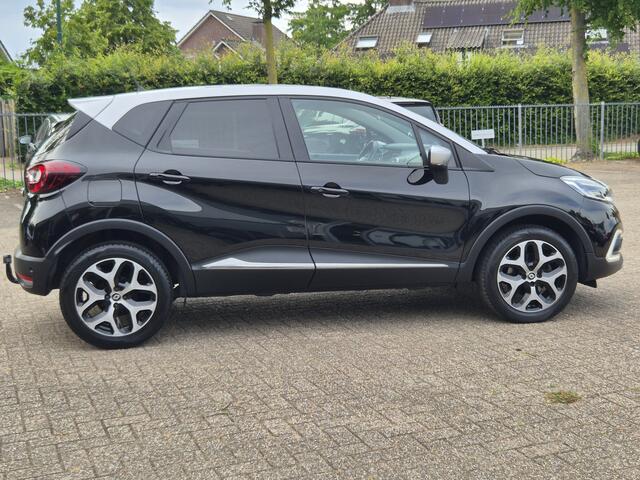 Renault CAPTUR 1.2 TCe Intens Navigatie / Cruise Controle / Camera / Afneembere Trekhaak / Licht en Regensensor / Keyless entree