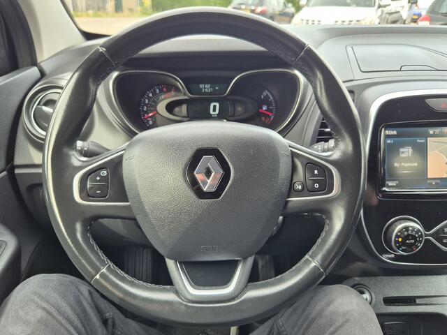 Renault CAPTUR 1.2 TCe Intens Navigatie / Cruise Controle / Camera / Afneembere Trekhaak / Licht en Regensensor / Keyless entree