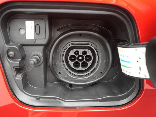 Renault CAPTUR 1.6 E-Tech Plug-in Hybrid 160 Intens - RIJKLAARPRIJS - Achteruitrijcamera - Afneembare Trekhaak - Dealeronderhouden