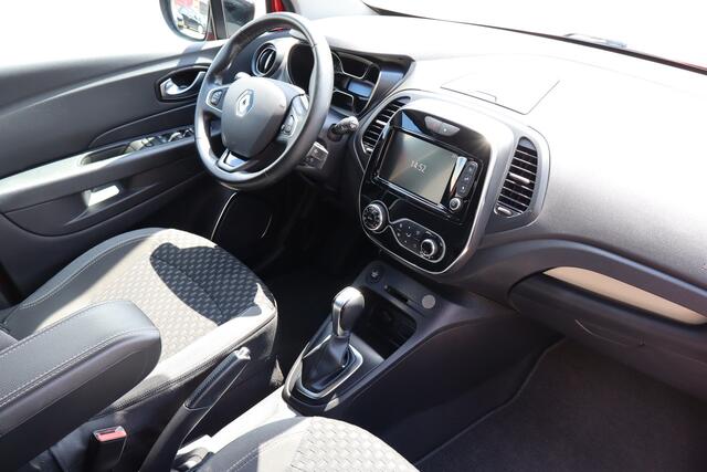 Renault CAPTUR 1.2 TCe Intens automaat! Trekhaak/Apple carplay/Achteruitrijcamera/Parkeer assistent/Dodehoek assistent/Climate control/Licht metalen velgen/Nederlandse auto!